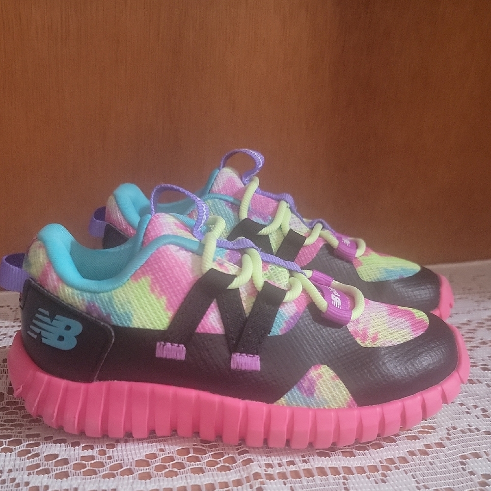 New Balance Kids Playgruv Tie-Dye Sneakers with Pink Sole #ITPGRVSW Size 9.5